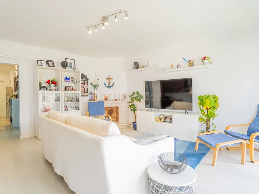 T2 renovado com Varanda, Vista Mar e Box privativa em Santa Cruz - Image 25