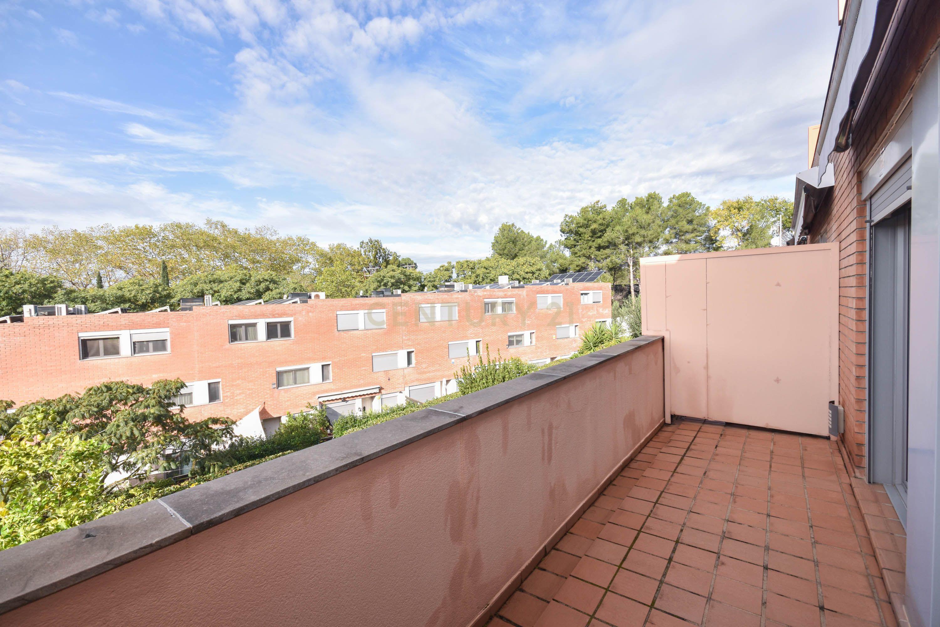 Casa Moderna em Barcelona com Jardim e Piscina Comum - Image 24