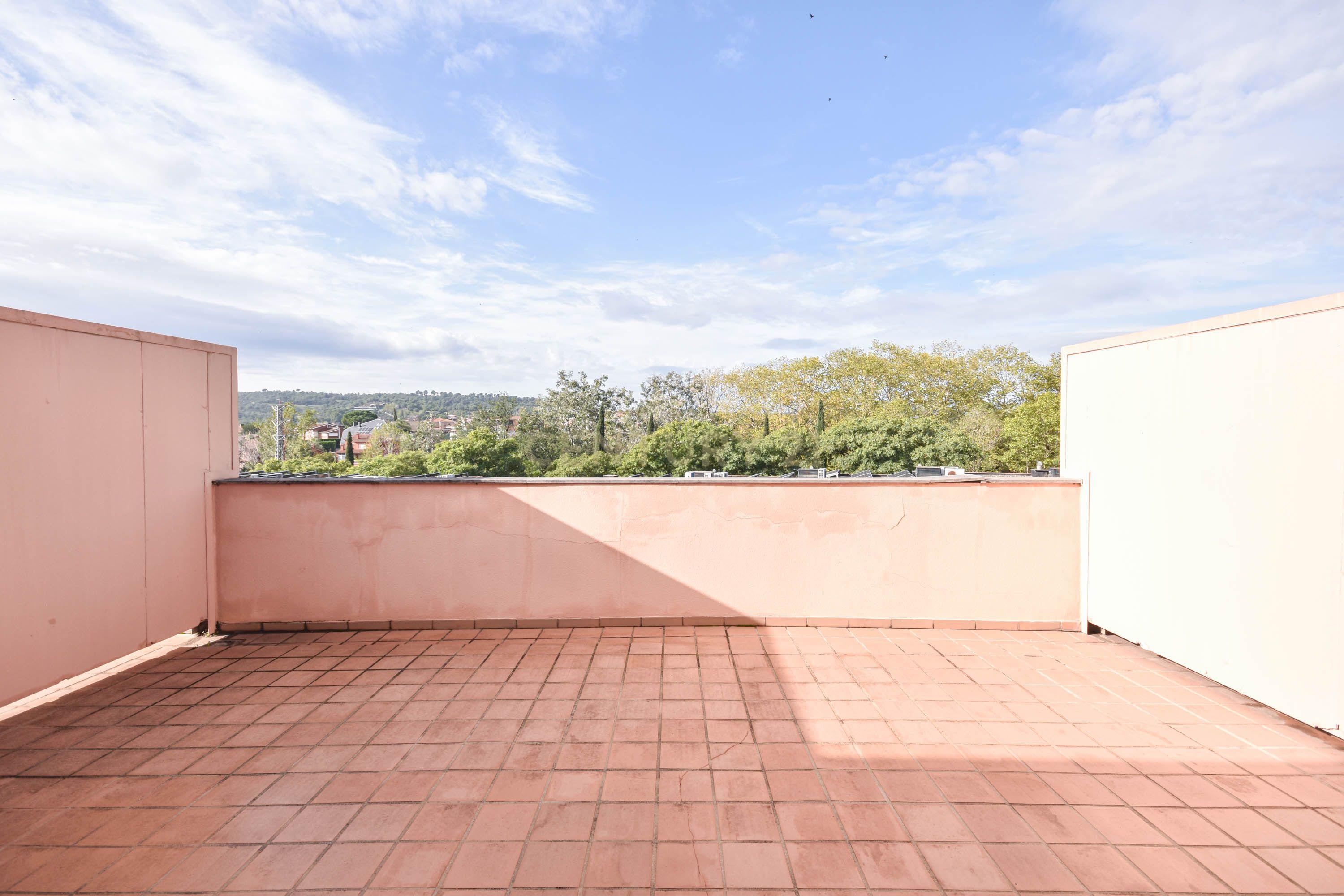 Casa Moderna em Barcelona com Jardim e Piscina Comum - Image 25