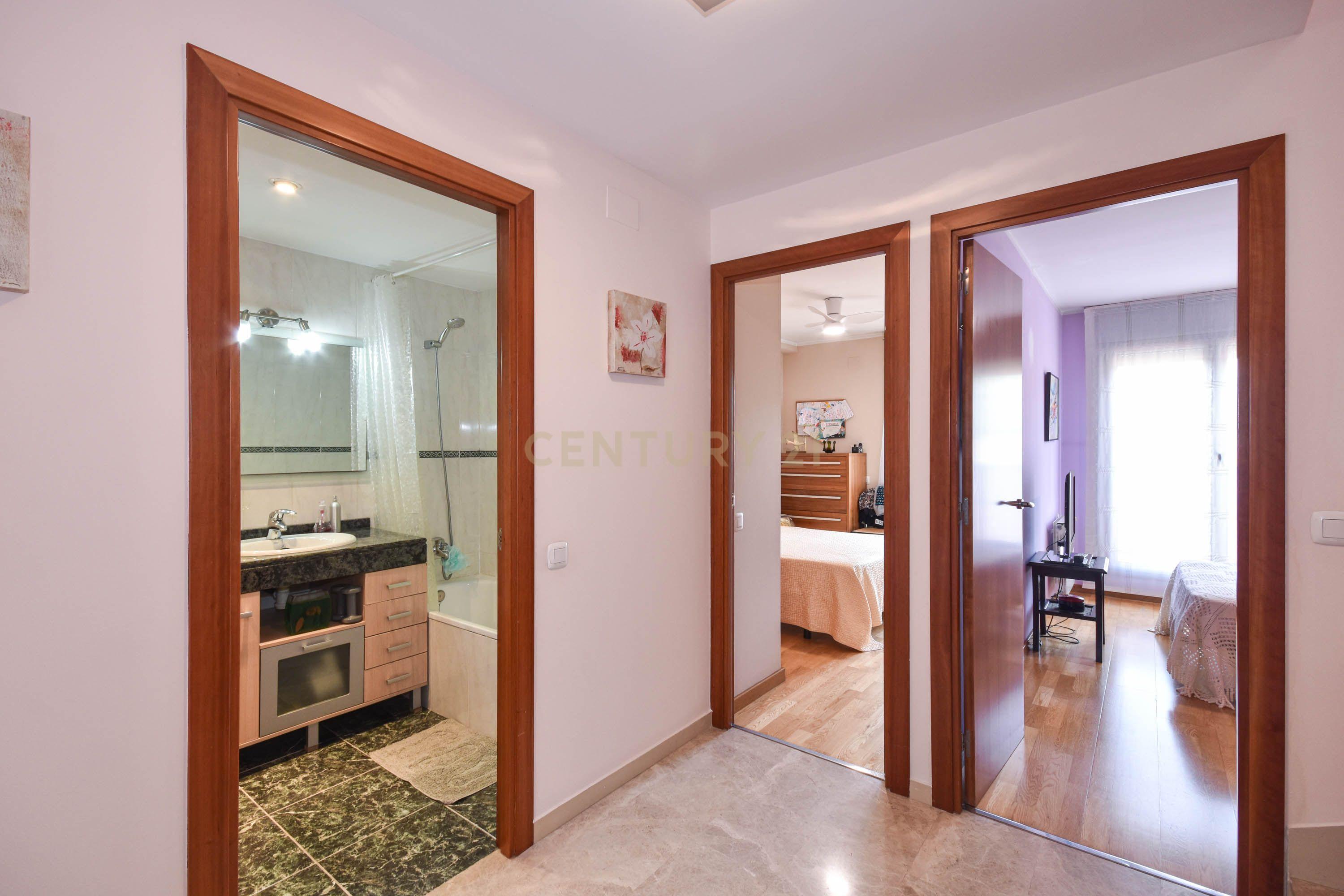Casa Moderna em Barcelona com Jardim e Piscina Comum - Image 62