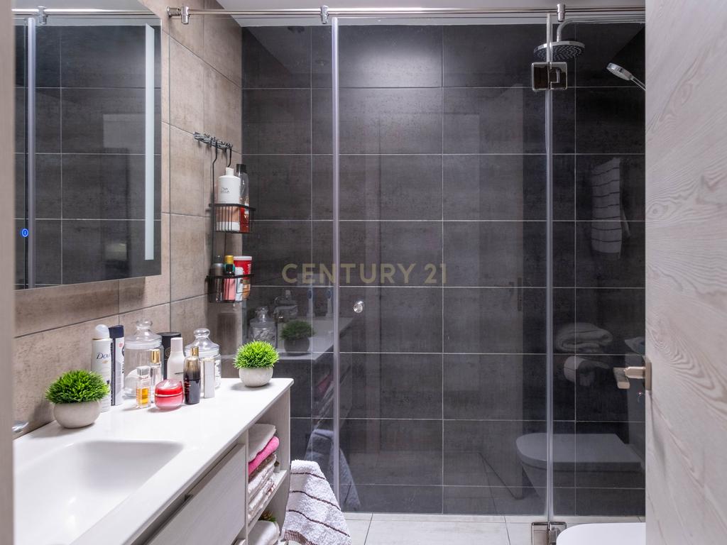 Duplex Moderno em Santa Cruz de Tenerife - 2 Quartos e 2 WC - Image 13