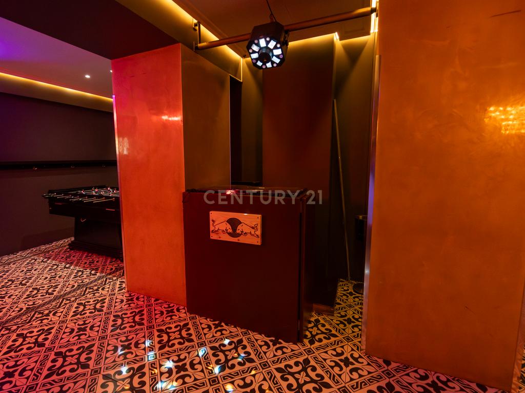 Bar Renovado em Ibiza com Acessibilidade e Ótima Localização - Image 14