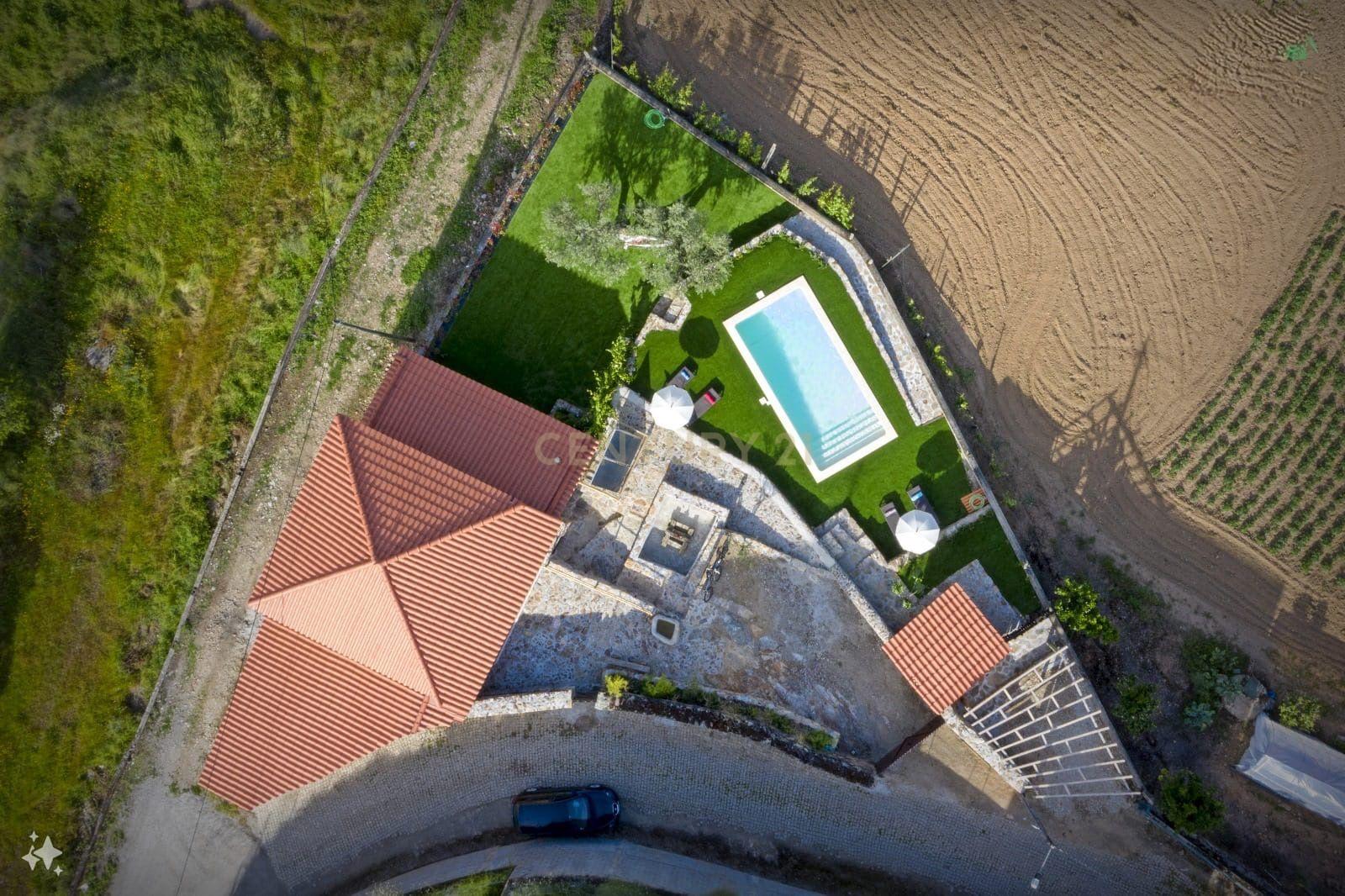Moradia T2 com piscina a 5 minutos de Mirandela - Image 2