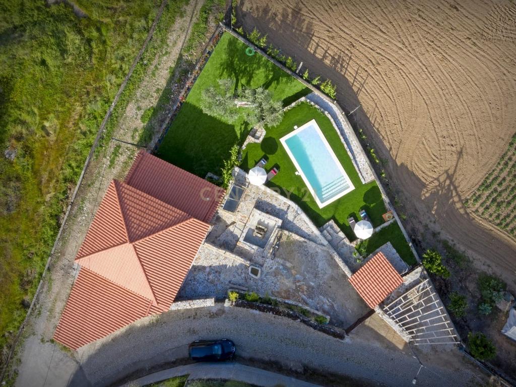 Moradia T2 com piscina a 5 minutos de Mirandela - Image 2