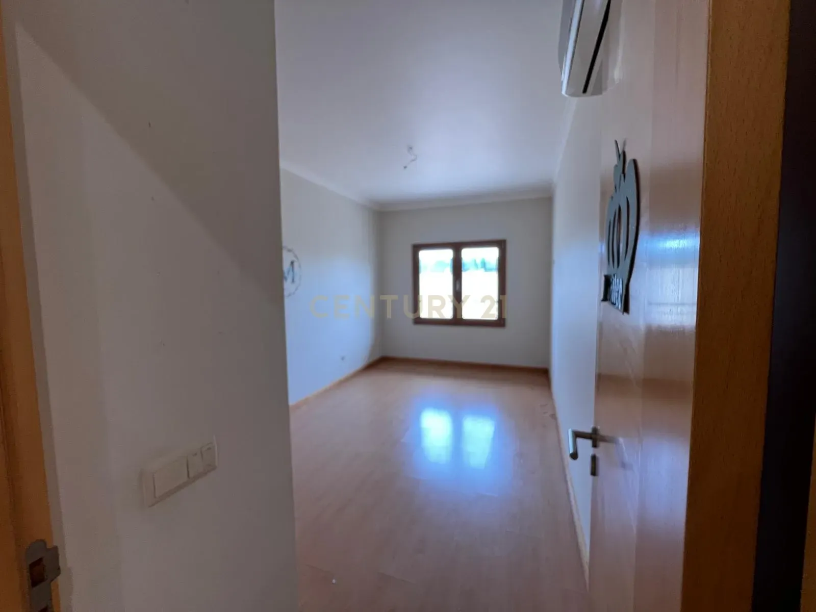 Apartamento T4 no Entroncamento – Rés do chão com terraço - Image 6