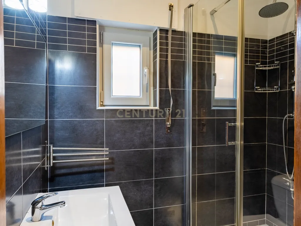 🏡 Moradia Isolada com piscina – Quinta do Conde - Image 14