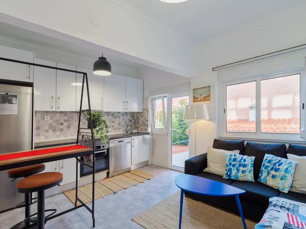 Apartamento T-0 convertido em T- 1 - Image 1
