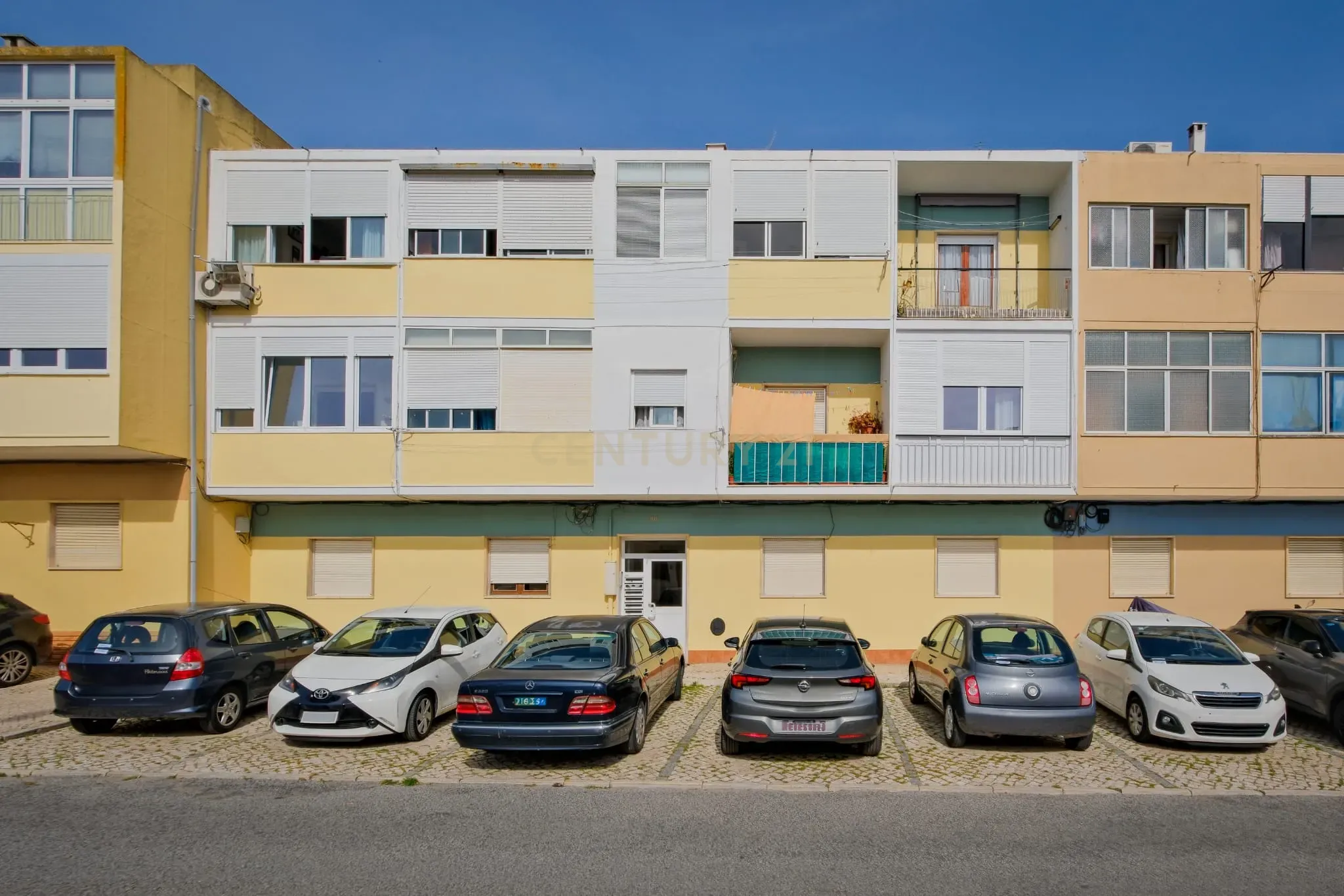Apartamento T2 Remodelado em Tires - Image 28
