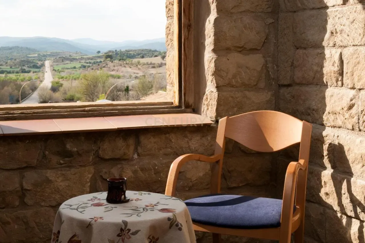 Hotel Moderno em Aragón com 25 Quartos e Vista Panorâmica - Image 48