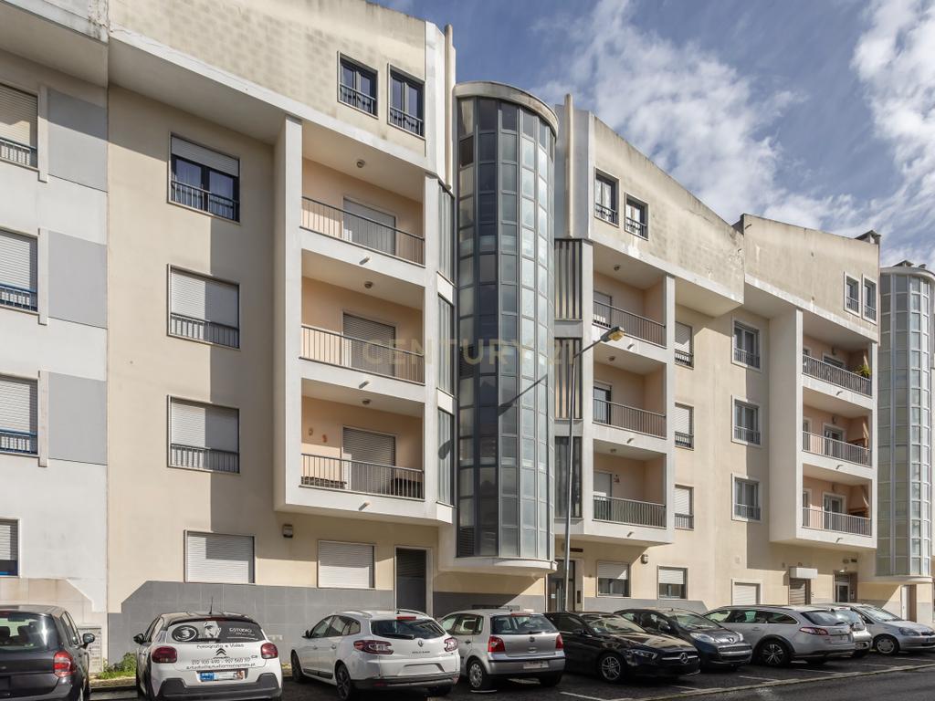 T3+2 268 m2, c/ Elevador e Garagem - Image 40