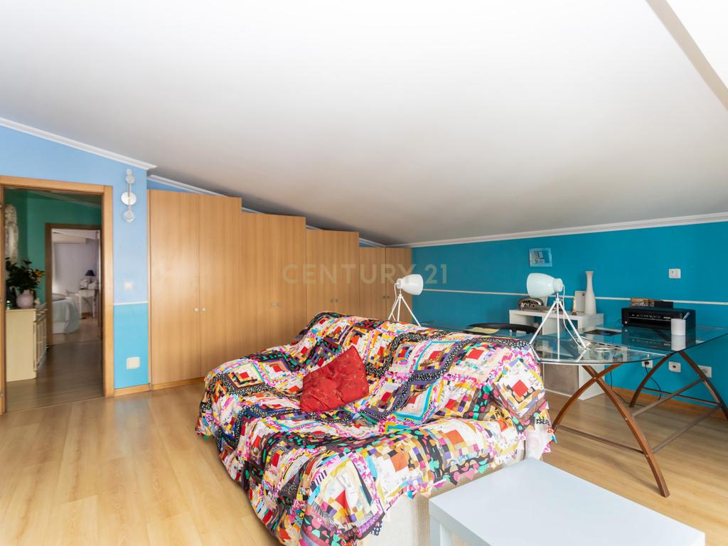 T3+2 268 m2, c/ Elevador e Garagem - Image 31