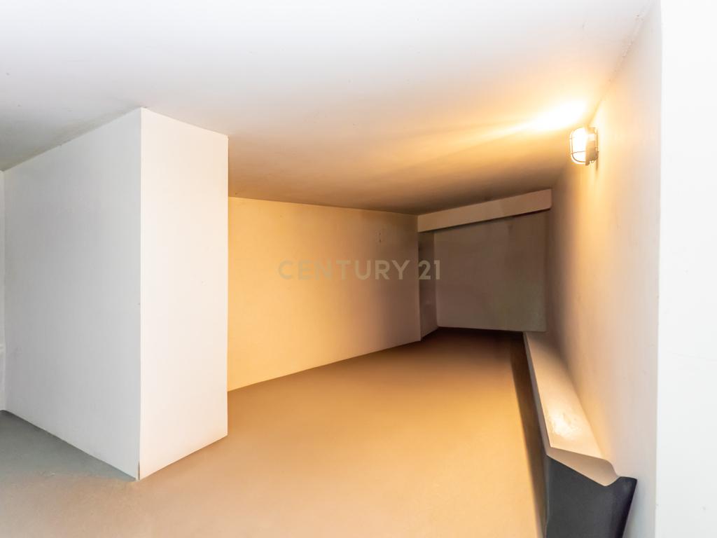 T3+2 268 m2, c/ Elevador e Garagem - Image 32