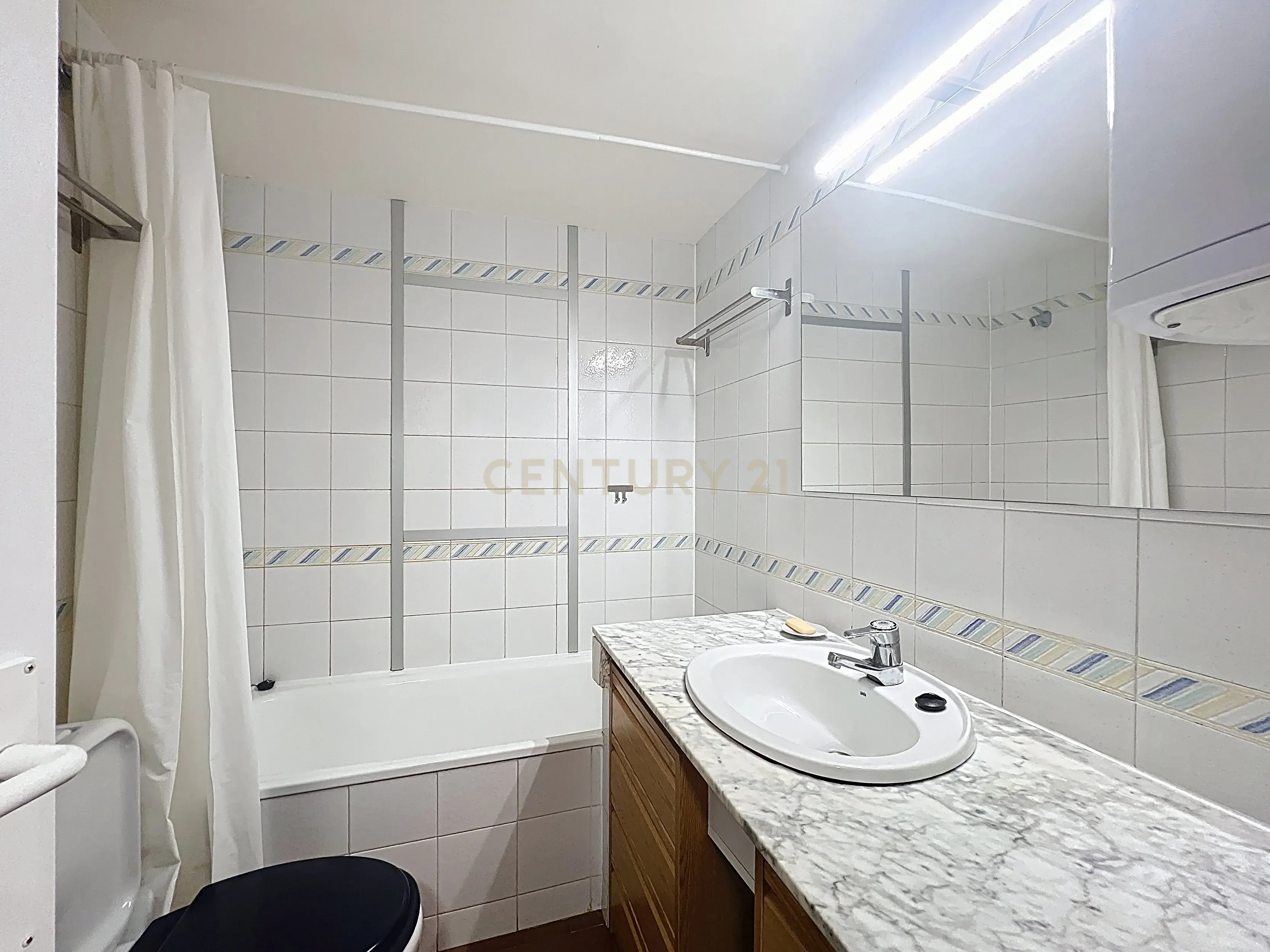 À venda – Apartamento com licença turística em Santa Margarita – Residência Royal Marine I - Image 17