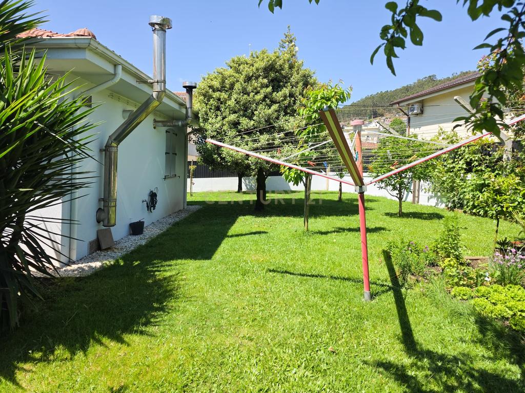 Moradia situada em Beire / Paredes - Image 11