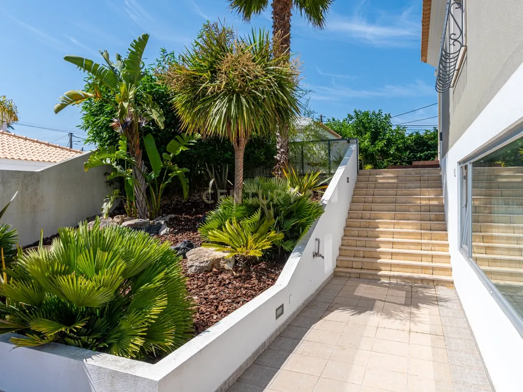 Moradia T5 com piscina em Sesimbra - Image 11