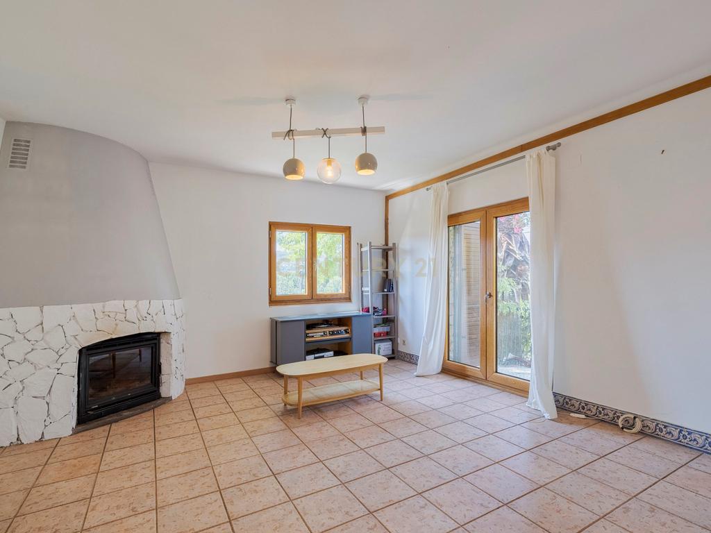 Moradia T4 Exclusiva com Piscina | Vista Serra da Arrábida | Setúbal - Image 11