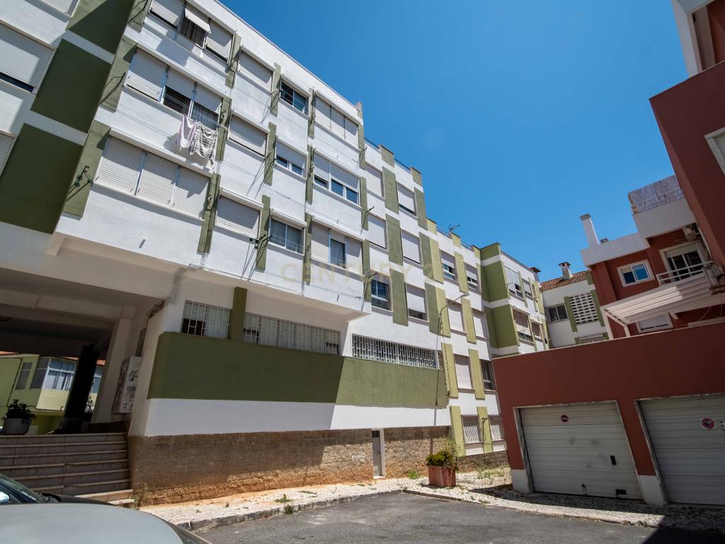 Apartamento T2 em Vialonga | Aproveitamento sótão - Image 7