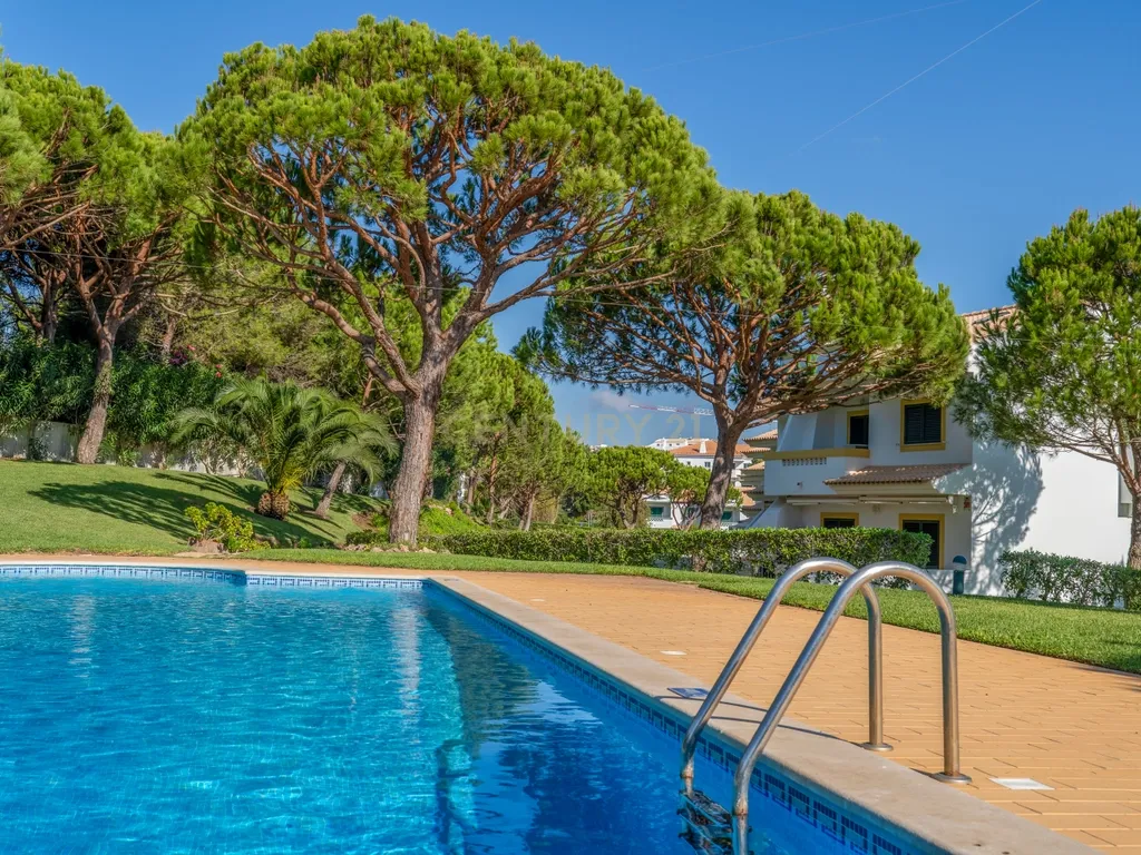 Moradia com Piscina na Praia da Falésia em condomínio privado com grande Jardim. - Image 5