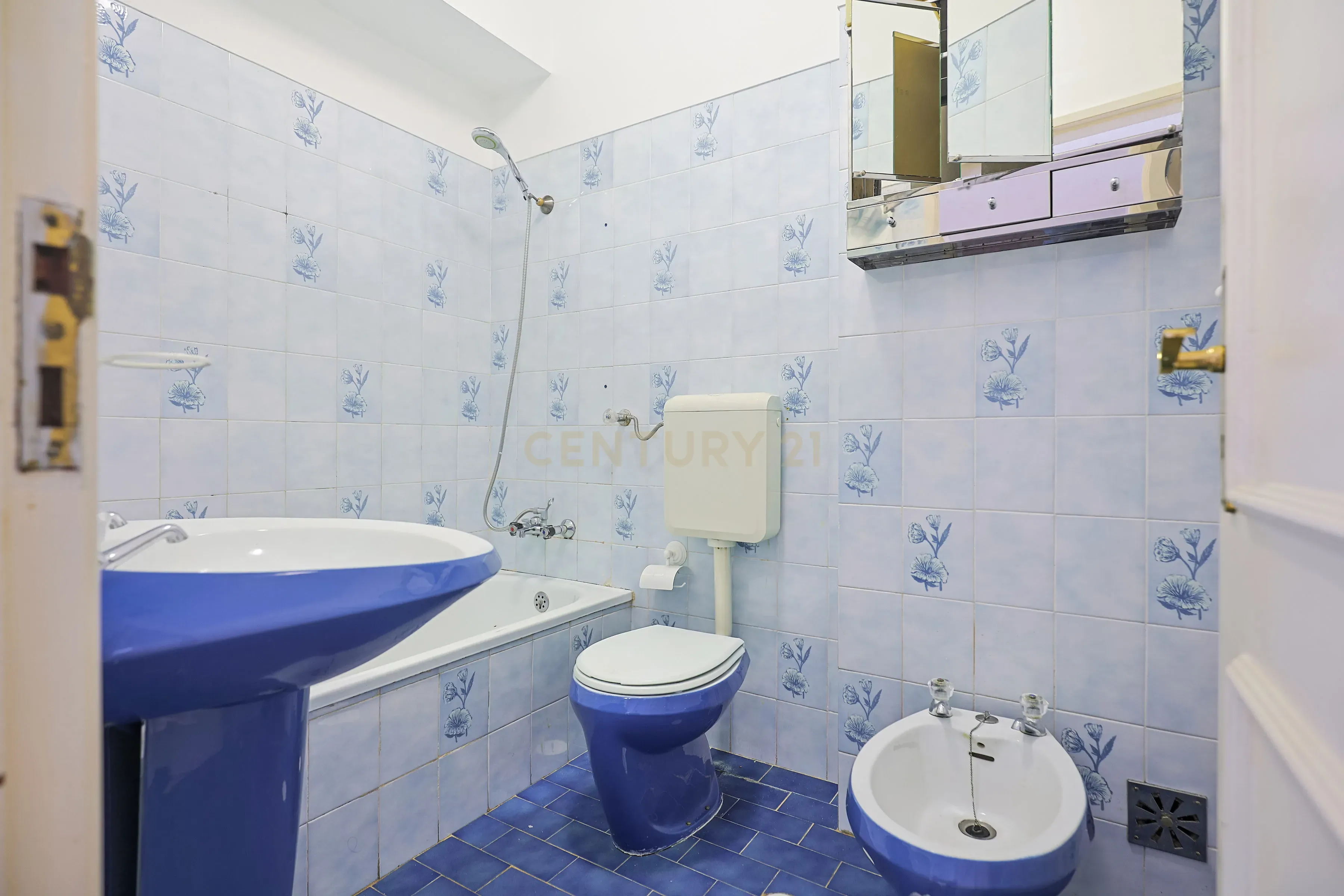 Apartamento T3 com elevador e varanda em Vila Franca de Xira - Image 20
