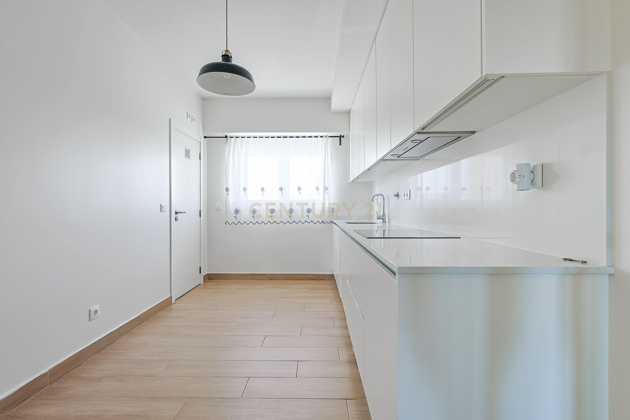 Fotografia 2 de T1 - Apartamento Moderno no Montijo para Arrendamento