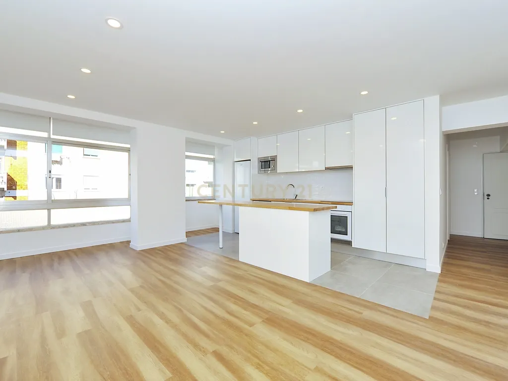 Apartamento Moderno Lisboa - 2 Quartos e Vista Cidade - Image 2