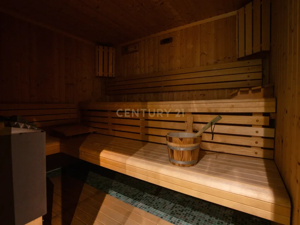 Moradia T7 com Piscina em Alcabideche- Cascais - Image 42