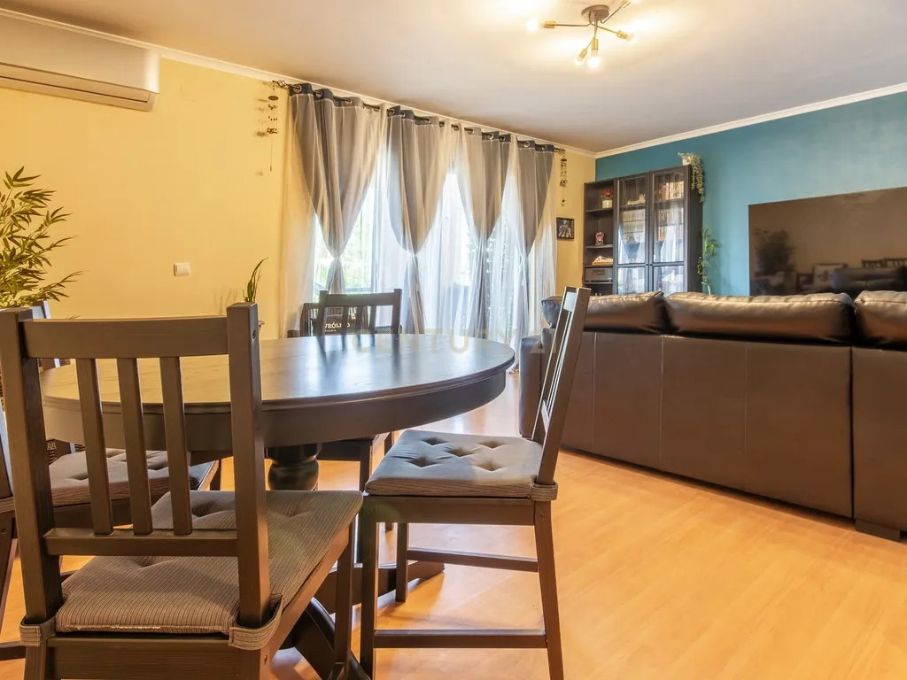 Apartamento Quatro Assoalhadas -Com Lugar de Parqueamento - Quinta do Anjo, Palmela - Image 7