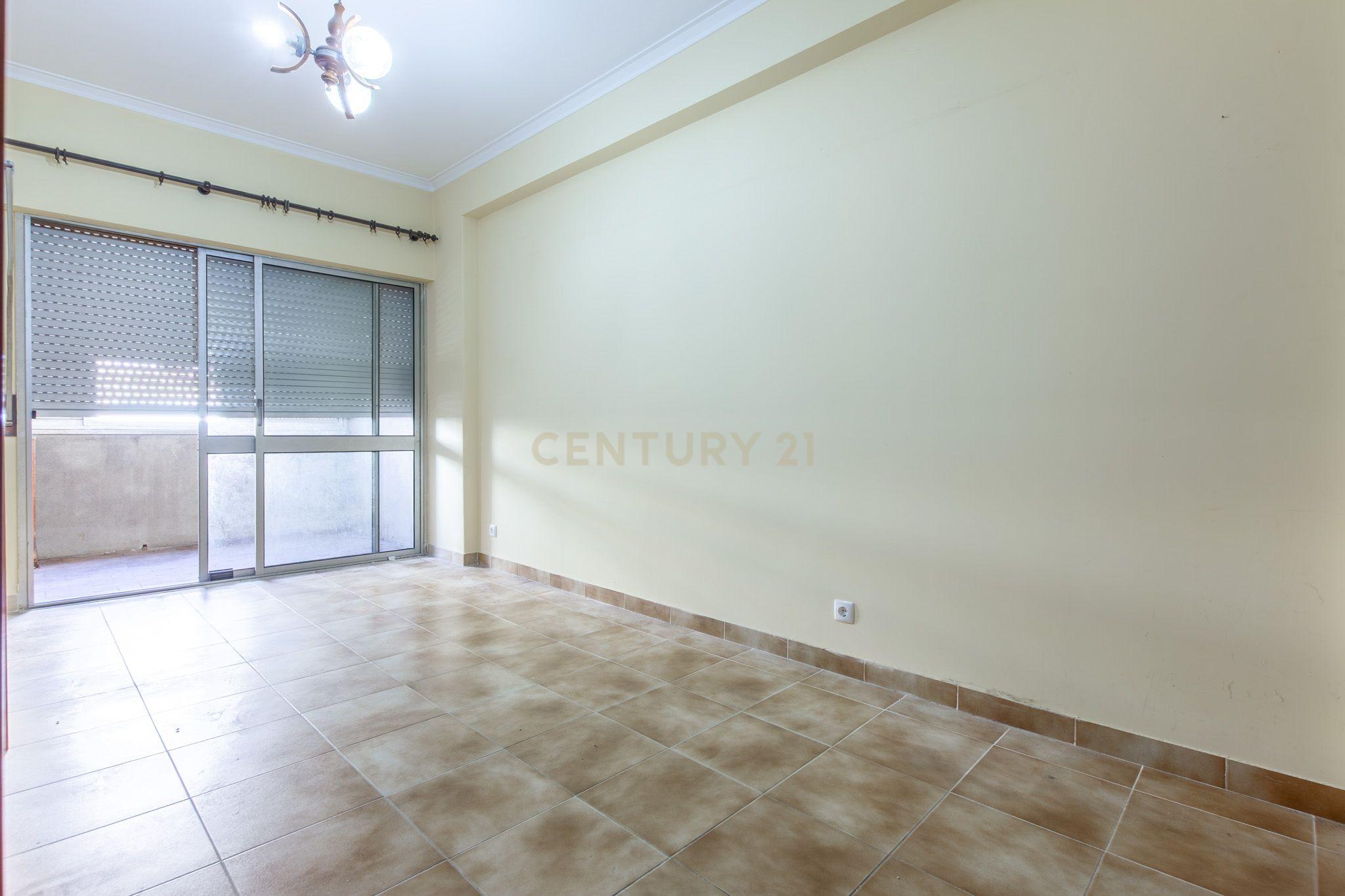 Fotografia 11 de Apartamento T4 - Venda Nova