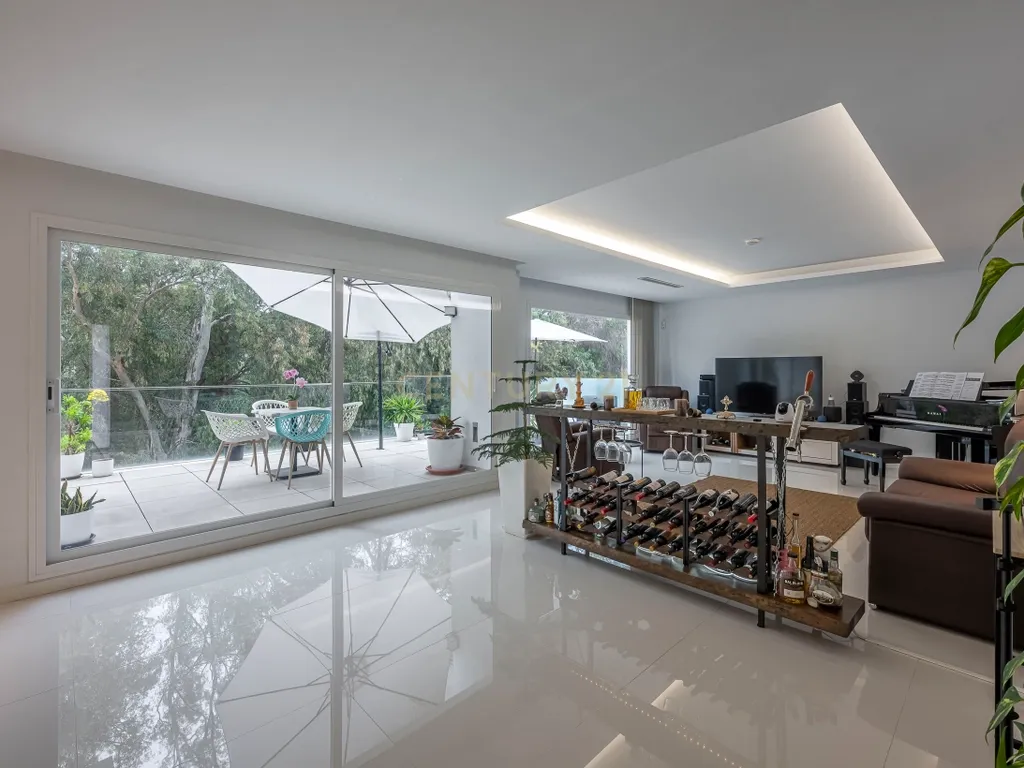 Moradia de Luxo a 500 Metros da Praia - Image 4