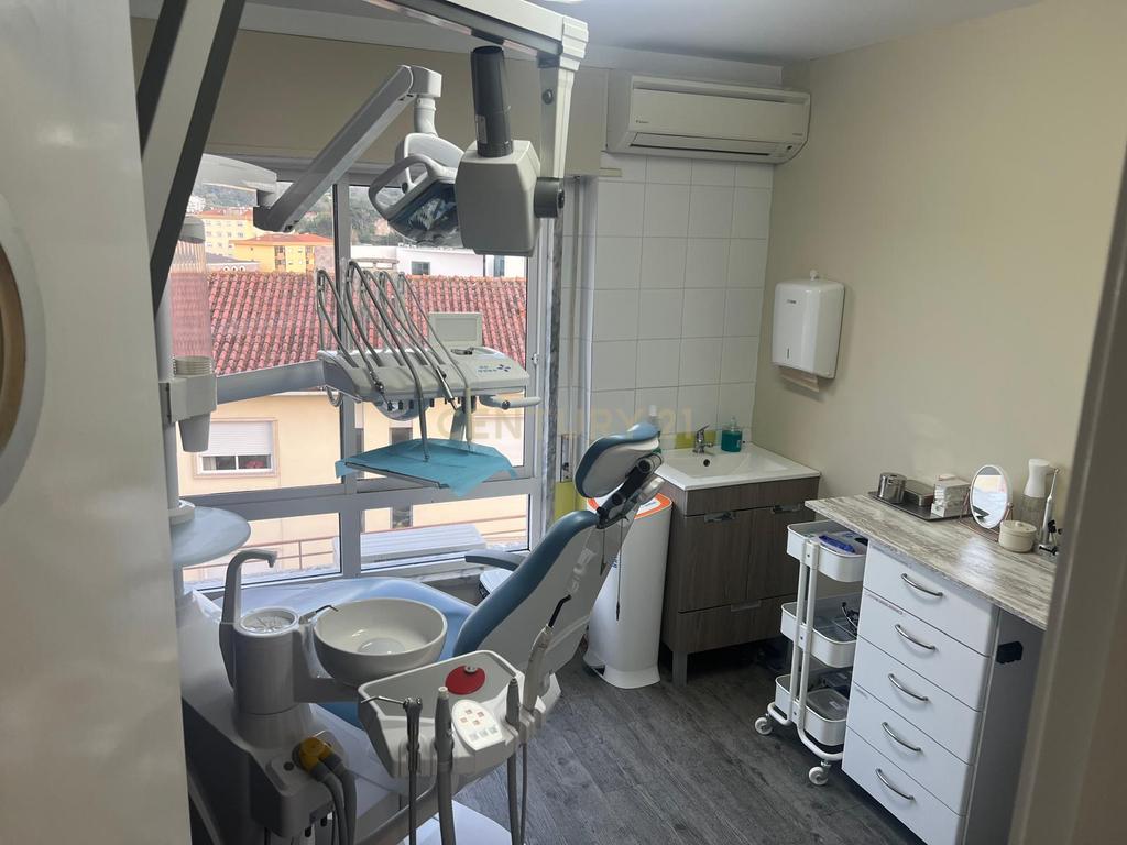 Clínica Dentária em Sintra com dois consultórios para trespasse - Image 5