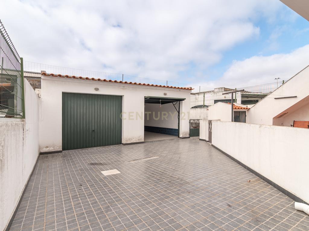 Moradia T2 no Centro de Évora (1º Andar) - Image 29