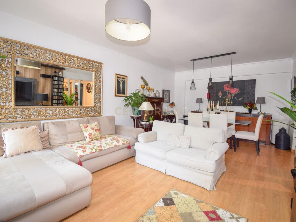 Apartamento T2 em Linda-a-Velha, Oeiras - Image 2