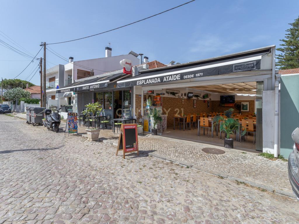 Oportunidade Única em Santo António da Caparica - Image 18