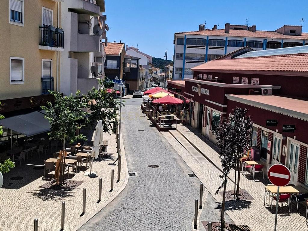 Moradia T3+2 com Terraço, Pátio e Espaço Comercial em São Bartolomeu de Messines – Silves, Faro - Image 57