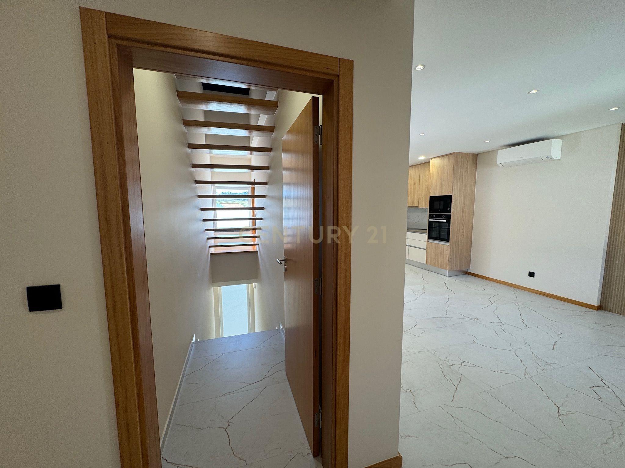 Moradia T2+1 Nova com garagem - Image 6