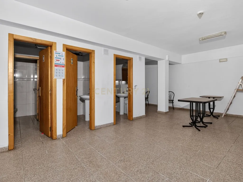 Loja equipada no Centro de Bragança - Image 11