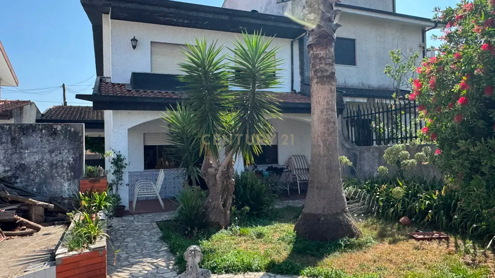 Fotografia 8 de Moradia T2 Geminada com 3 Frentes, anexo multiuso, churrasqueira e Jardim – Baguim do Monte