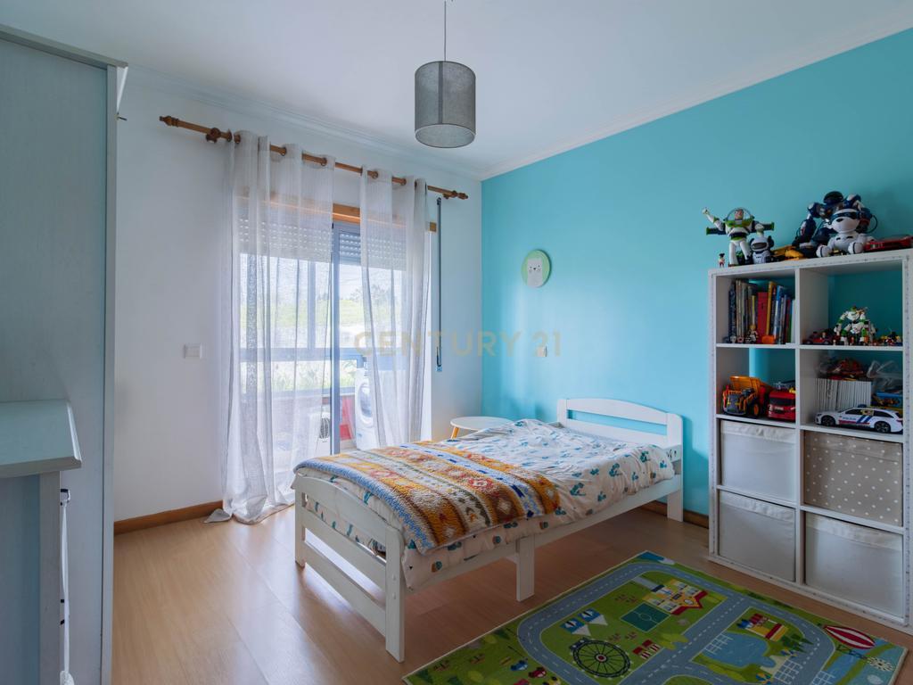 🌿 Oportunidade Única: T3 em Condomínio Fechado com Vista Deslumbrante e Máxima Tranquilidade! - Image 20