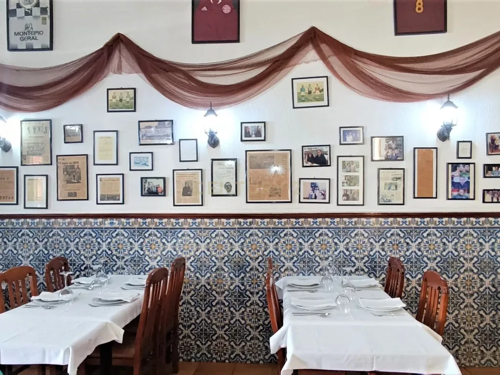 Trespasse de um conceituado restaurante "O Malcriado", com apartamento T2 associado, no centro de Matosinhos, Porto - Image 8