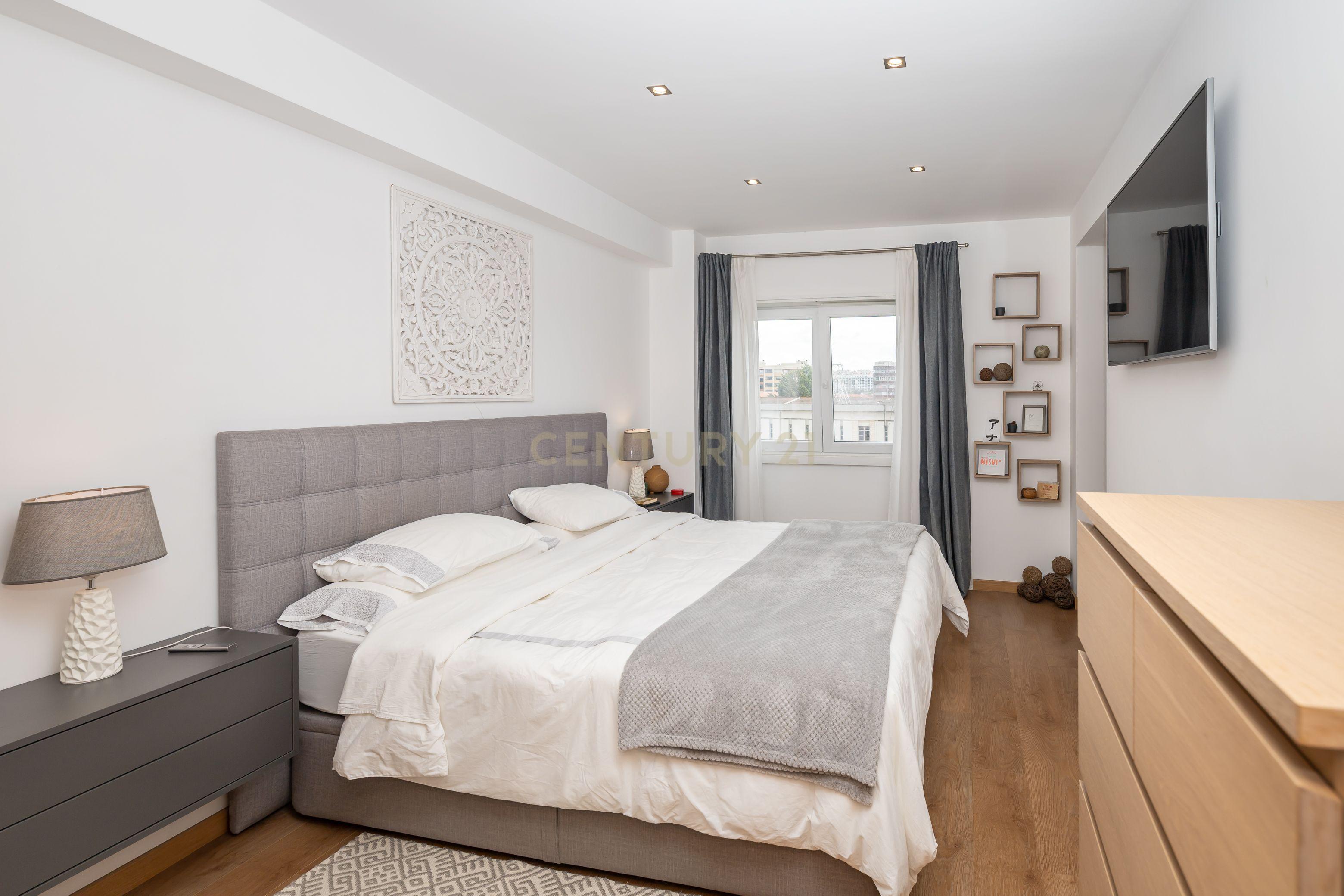 Apartamento T4 convertido em T3 - Totalmente Renovado com Materiais Premium no Centro de Setúbal - Image 15