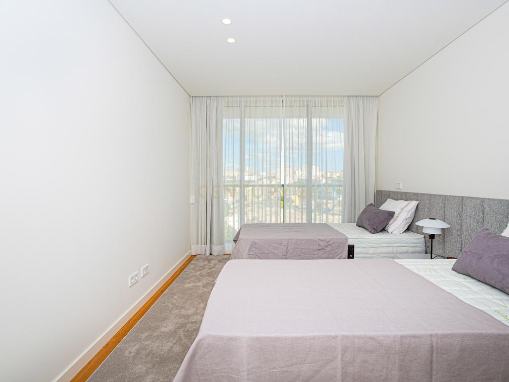 Apartamento de Luxo com 3 Quartos Virado a Sul na prestigiada Infinity Tower - Image 23