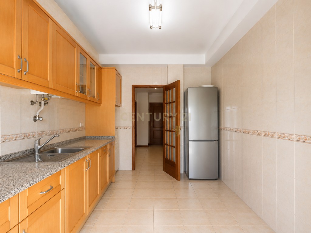T5 ou T2+3 Duplex: Habitação Própria ou Investimento - Image 2
