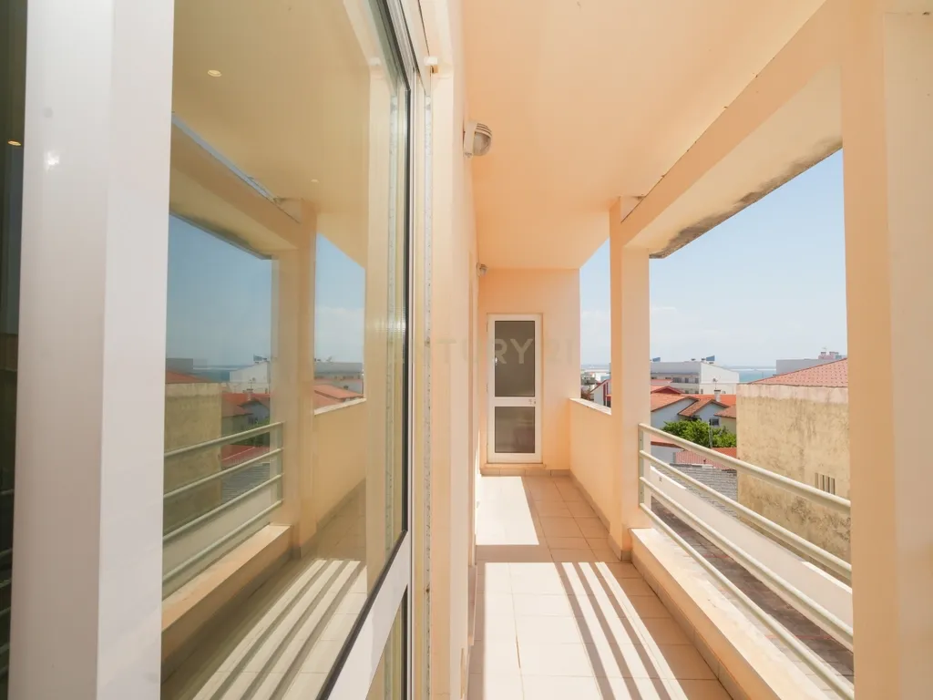 Apartamento T3 na Figueira da Foz (Buarcos) - condomínio fechado - Image 9