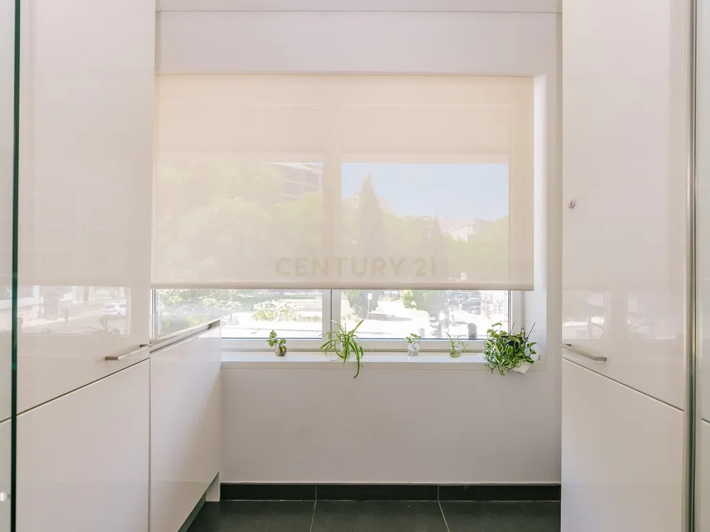 Excelente apartamento T2 em Avenidas Novas, Lisboa - Image 7