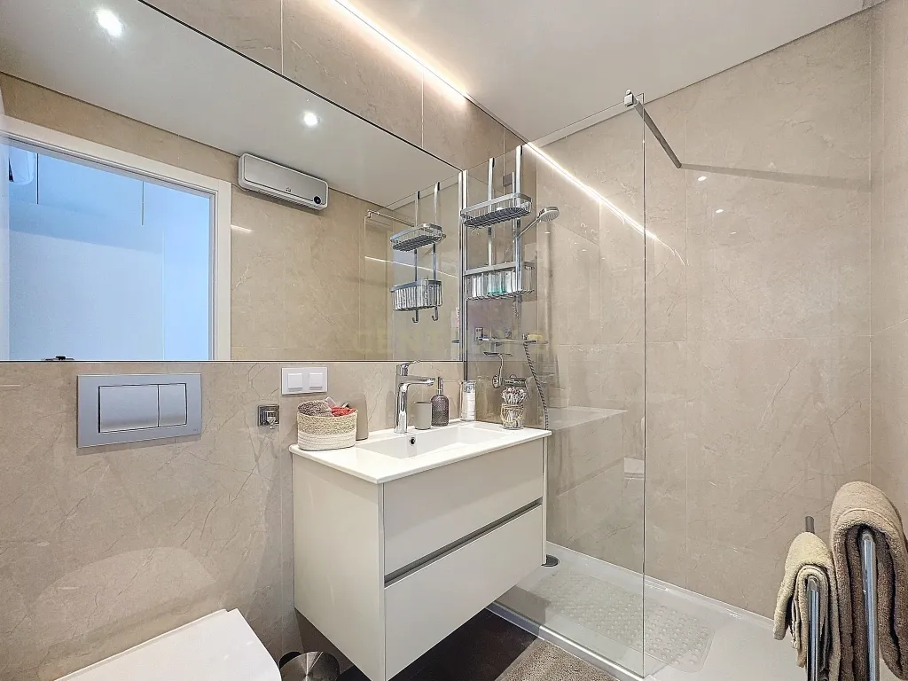 Excelente apartamento de 2 quartos num Condomínio de luxo na Nazaré - Vista mar - Image 31