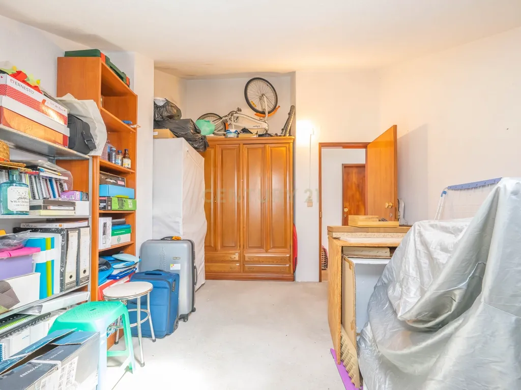 Apartamento T2, com Parqueamento e Arrecadação, em Caneças - Image 24