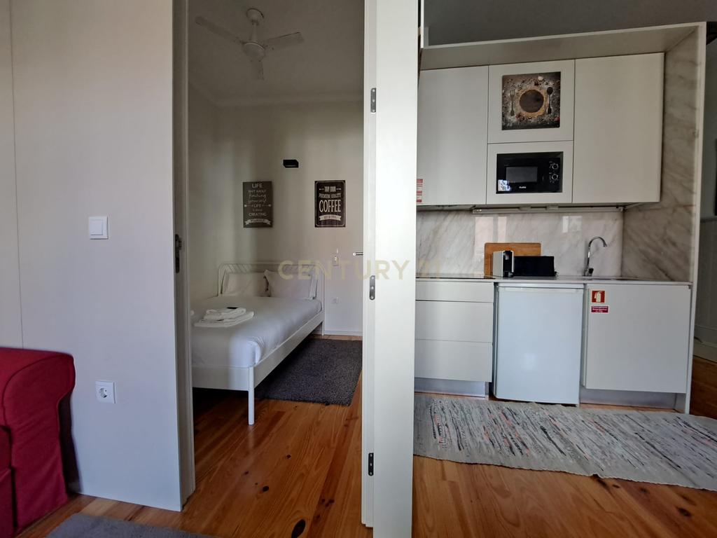 Apartamento T2 + T1 com terraço - Rua Formosa - OTIMO INVESTIMENTO - Image 9