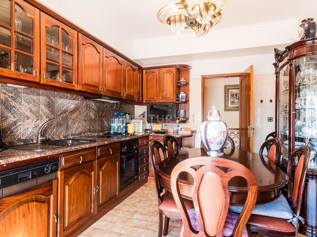 Apartamento T0, com Terraço, Agualva Cacém - Image 2