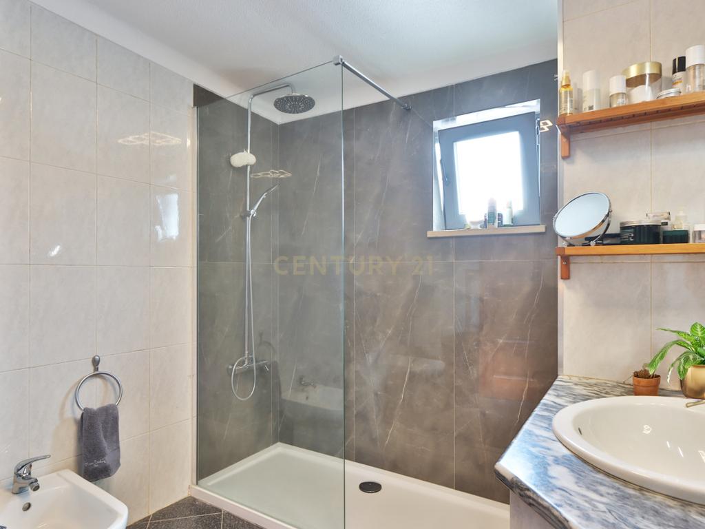 Moradia T1+1 remodelada - Aldeia de Dona Maria - Almargem do Bispo - Image 18