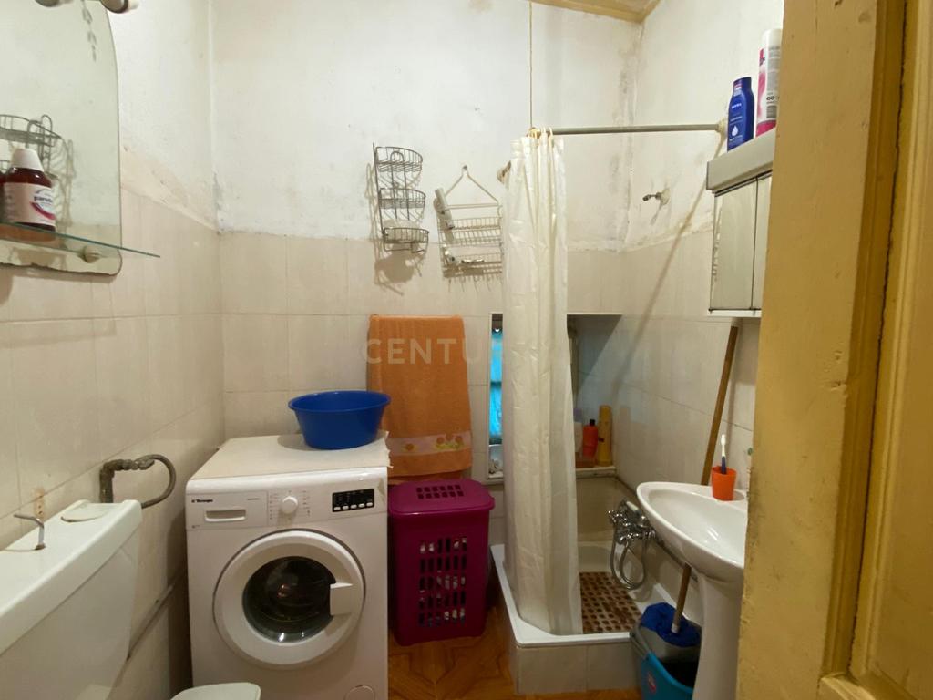 Prédio Urbano com Três T2 - Image 10